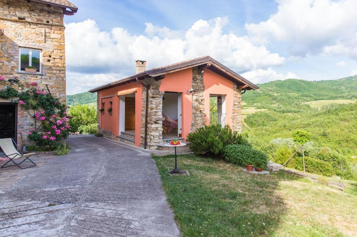 nido d'amore Dernice Esterno foto